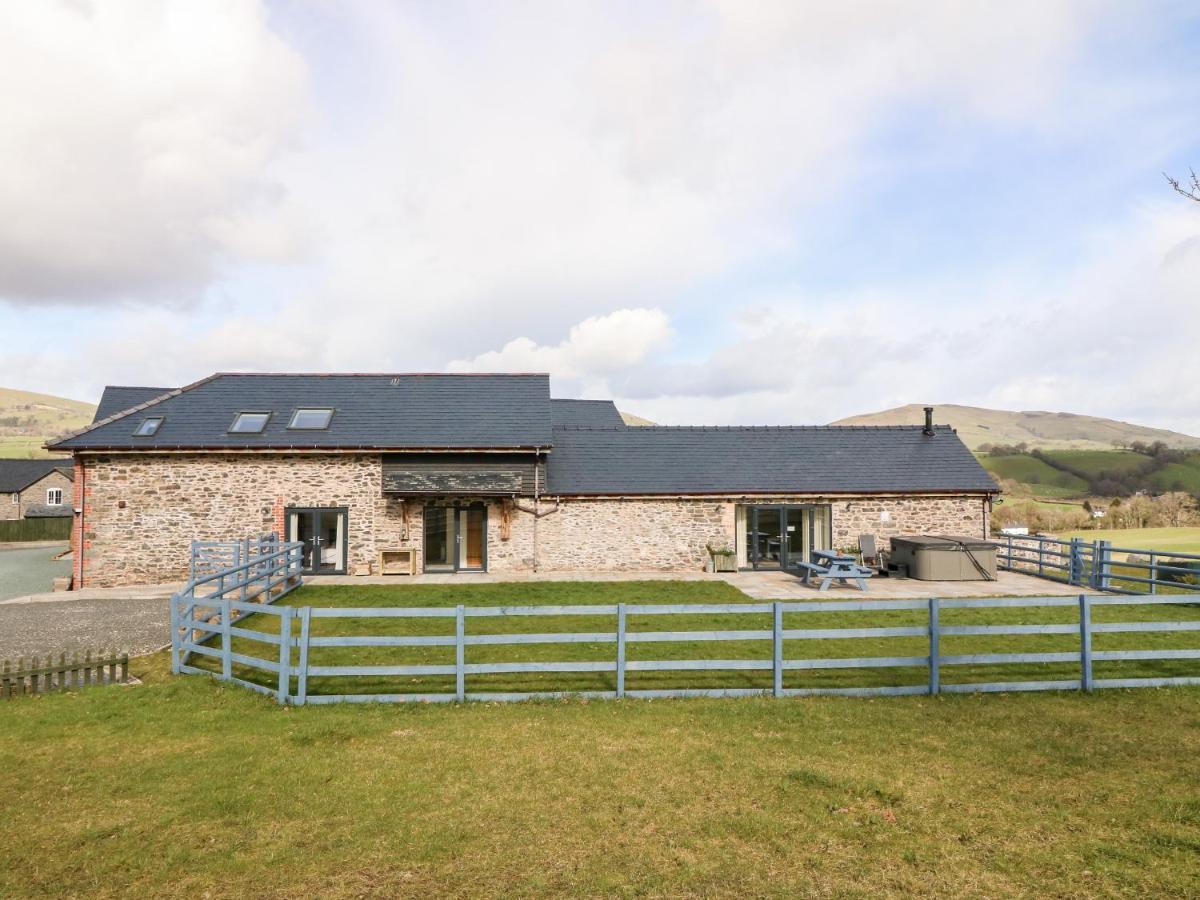 Villa Y Beudy The Dairy Oswestry Esterno foto